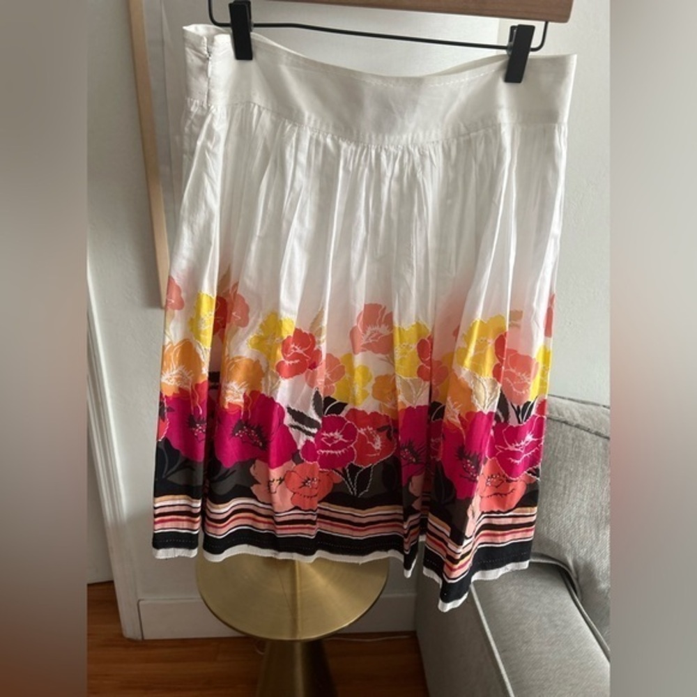 Alfani White  Floral Pleated Cottagecore Skirt  Size 10P Summer